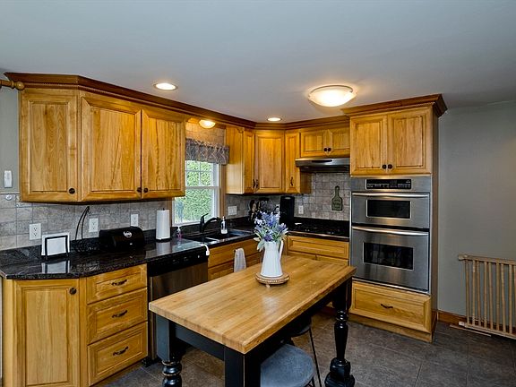 4th image of 39 Bonnie Brae Dr