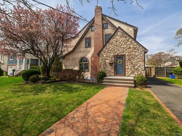 96 Southard Avenue, Rockville Centre, NY 11570
