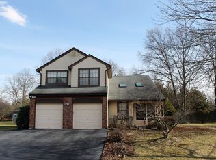 25 Hexham Dr, Somerset, NJ 08873