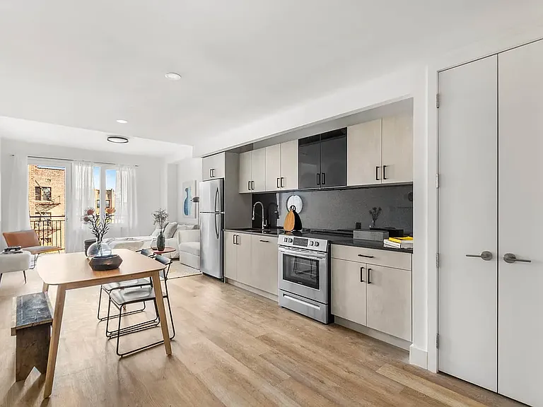 2045 Ocean Ave #502 — Photo 2