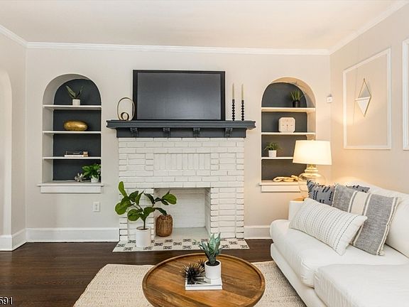 5th image of 232 Ward Pl