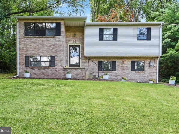 25 Scout Ln, Hummelstown, PA 17036