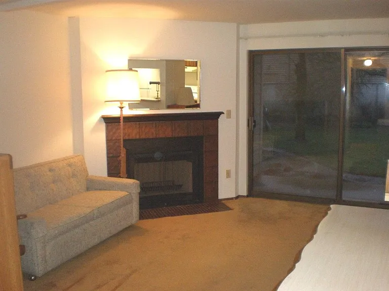 1120 8th St NE — Photo 2