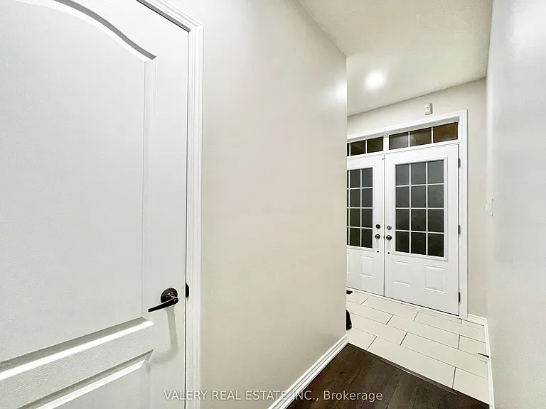147 Baffin Cres #1 — Photo 17