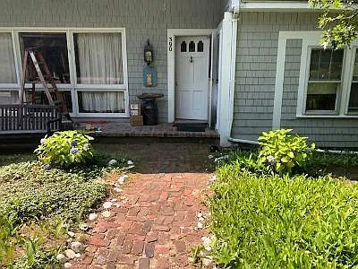 390 Brackett Rd — Photo 2