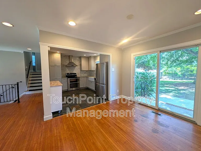 6724 Sunview Dr — Photo 5