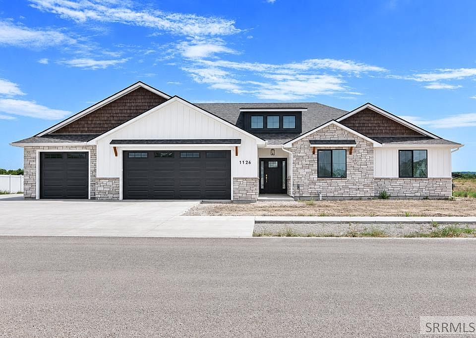 1st image of 1126 Castle Pines Rd