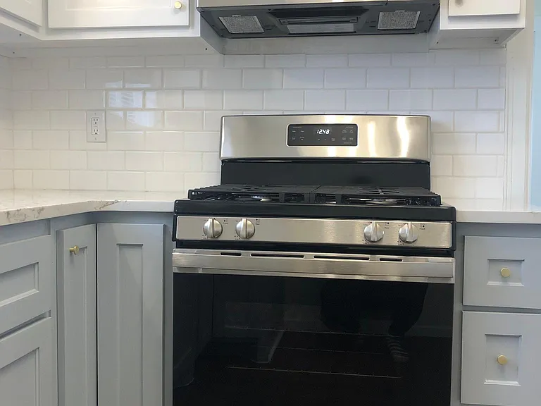 4213 SW 9th Ave — Photo 4
