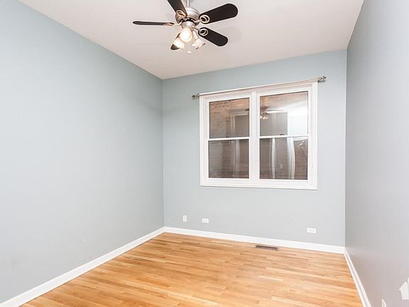 5th image of 2043 W Erie St #2R