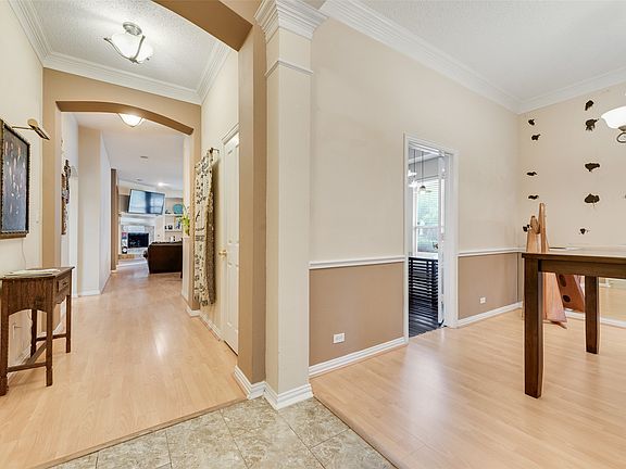 4th image of 709 Creek Walk Pl