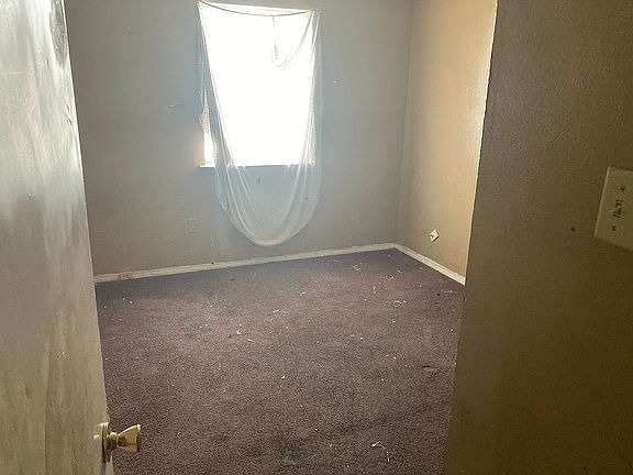 4th image of 5937 Boeing St