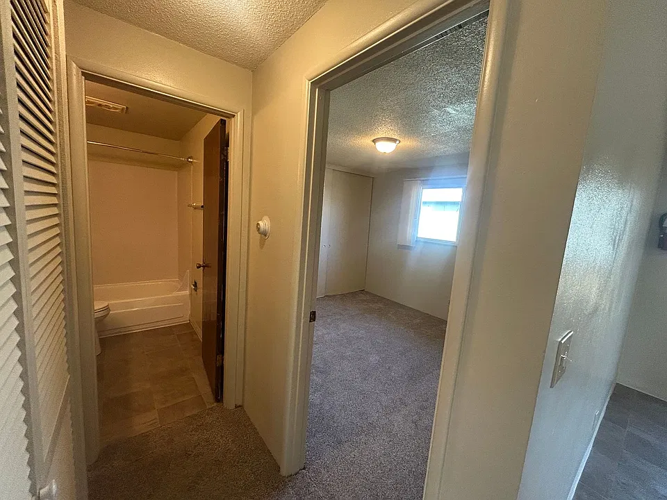 1245 W 7th Aly #16