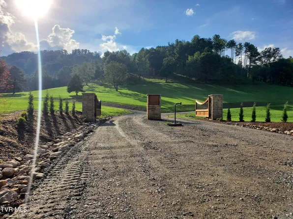 16 Tuscanee Ln, Butler, TN 37640