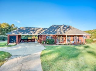 1055 Arrowhead Dr, Prattville, AL 36067