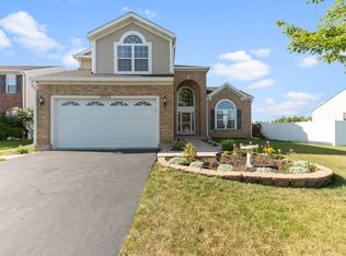 20513 Kingsbrook Dr, Crest Hill, IL 60403