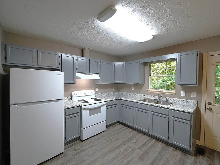 583 Center Point Rd #B — Photo 7