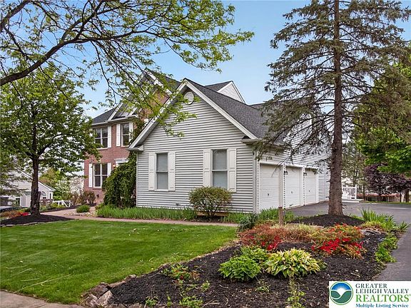3rd image of 7188 Periwinkle Dr