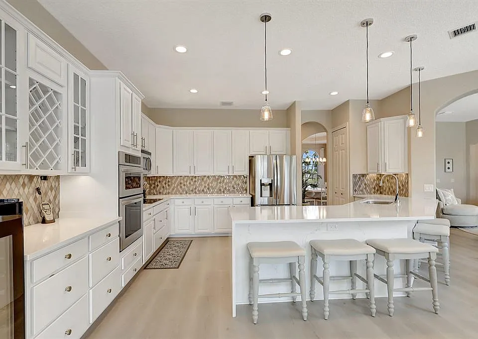 7186 SW Quiet River Ct