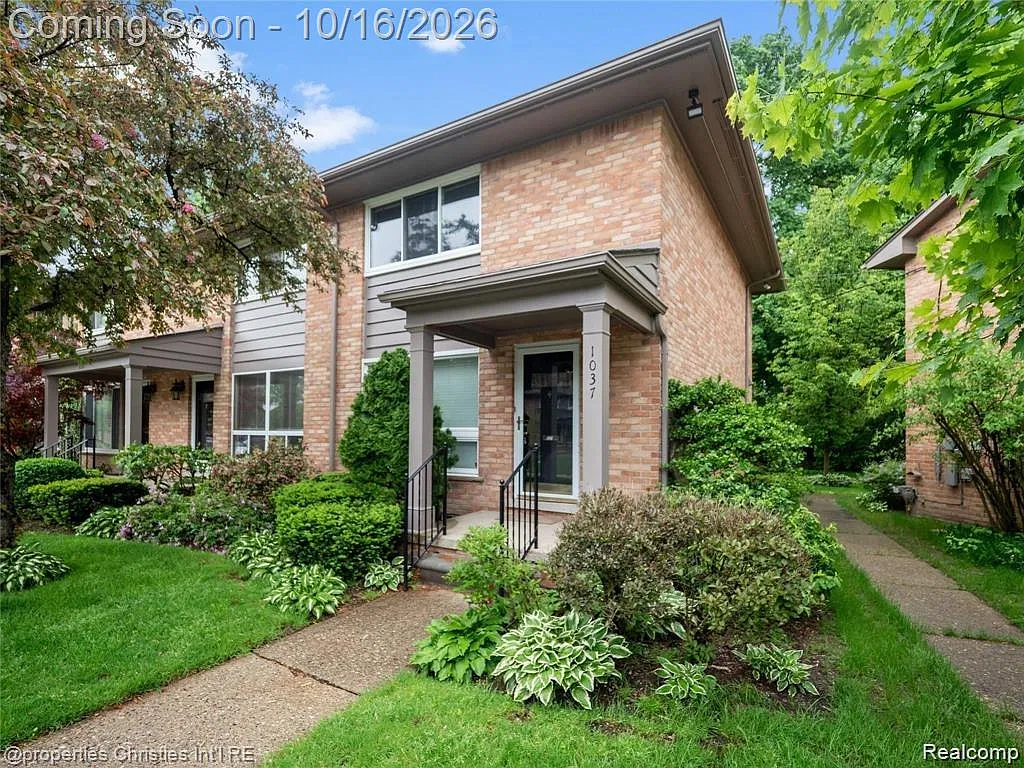 2 bed, 1.5 bath, 1342 sqft, $2,300 — Photo 1