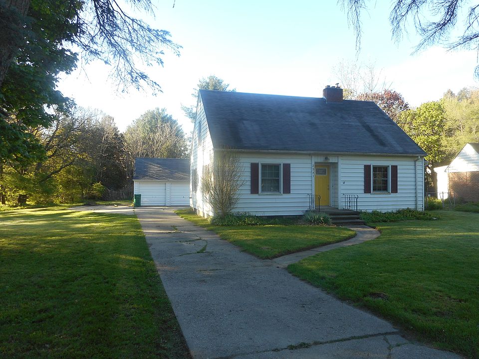 1st image of 2341 Kenmore Dr