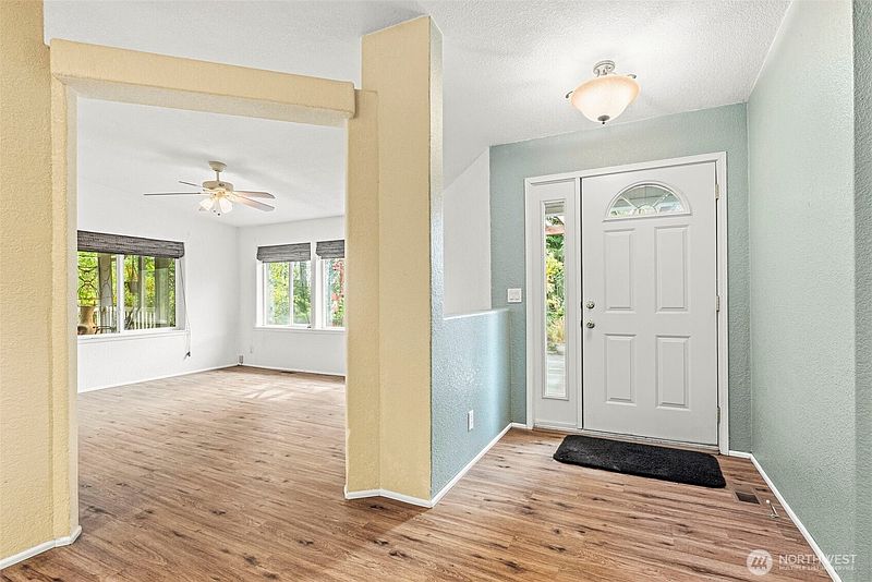 4th image of 891 Walker Road
