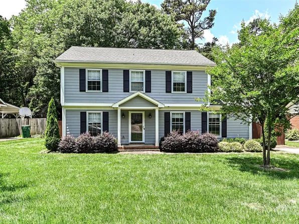 7729 Surreywood Pl, Charlotte, NC 28270