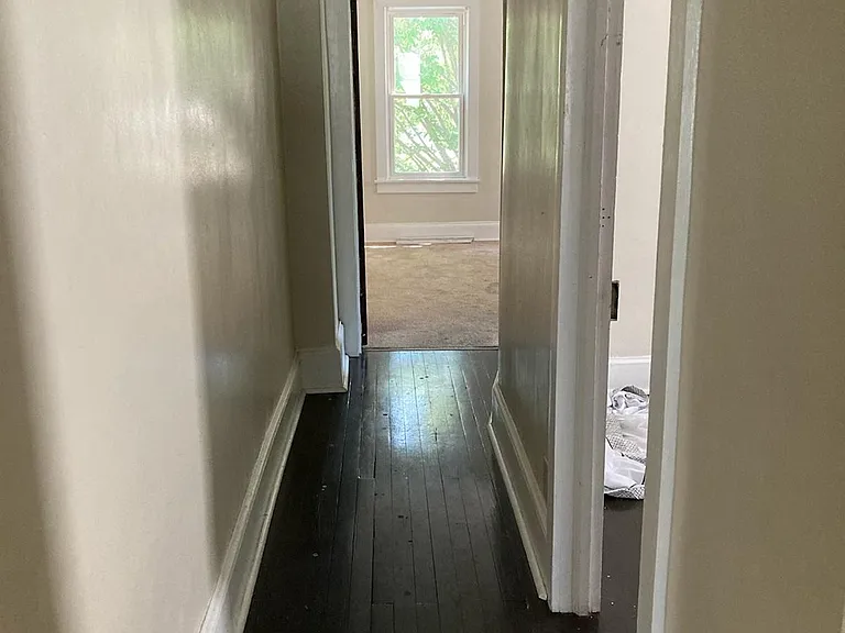 405 E 4th St — Photo 12