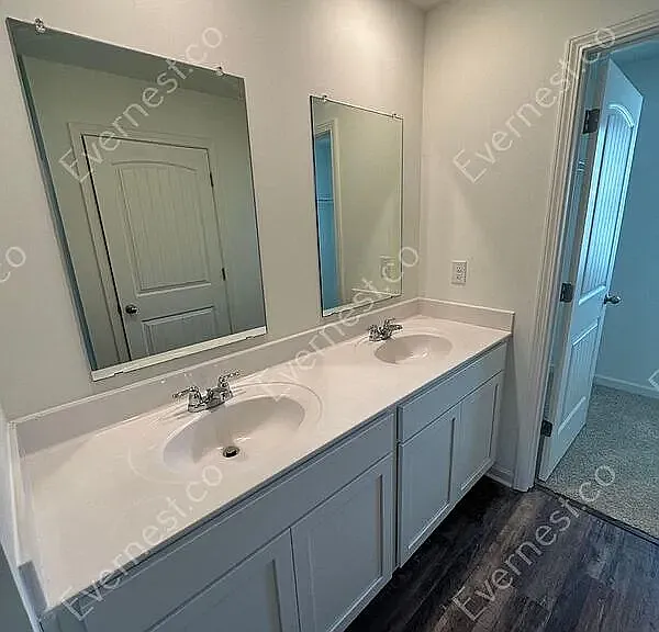 229 Chelsea Park Cir — Photo 37
