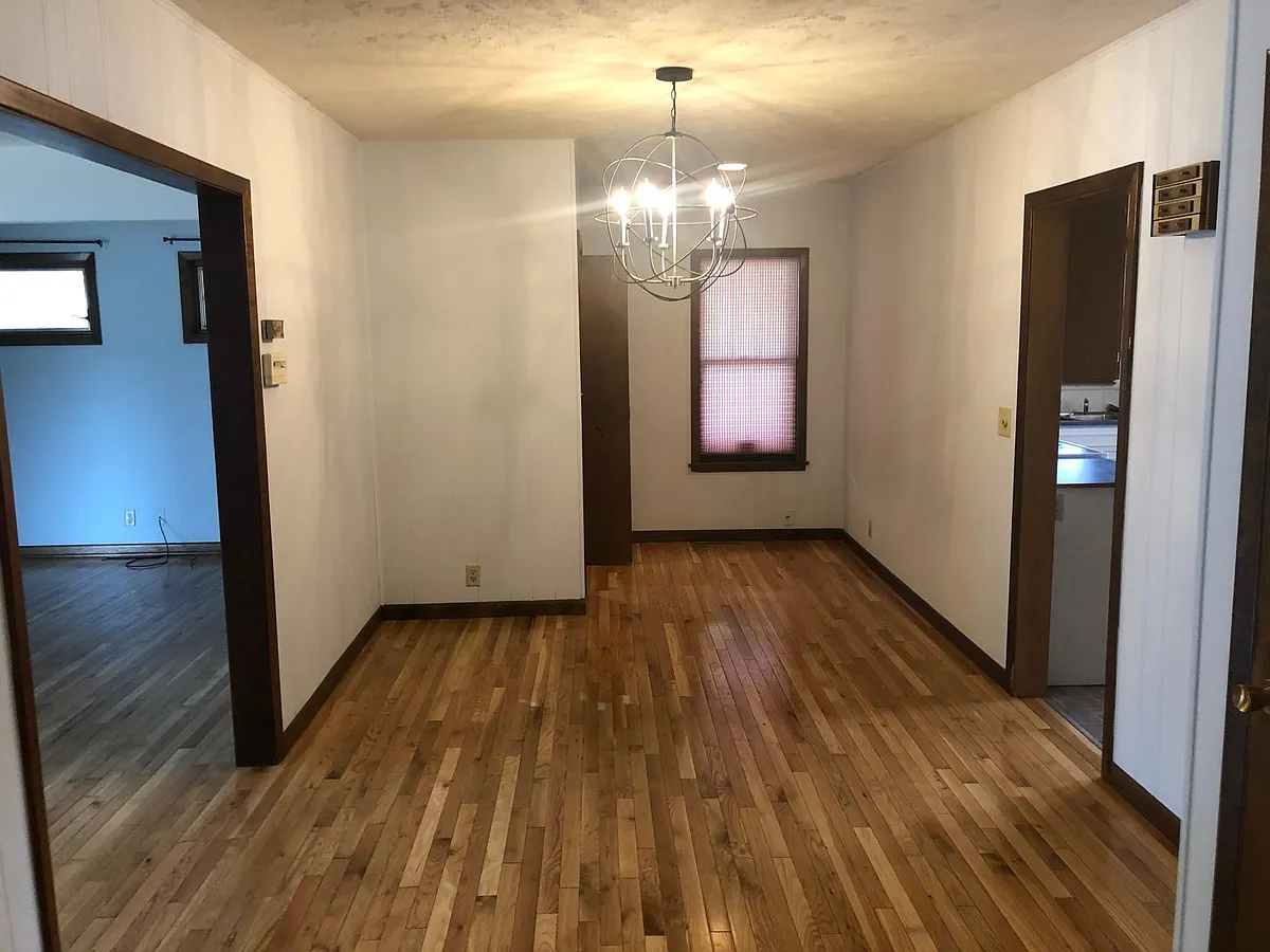 dining room - 4315 Burt St