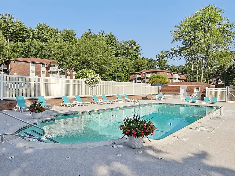 7-web-or-mls-Silver Dr-1408-907