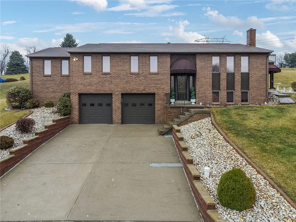 113 Skyview Dr photo 1