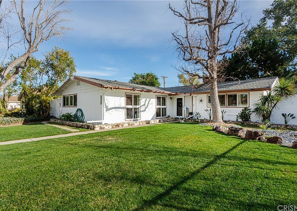 1st image of 22322 Saticoy St