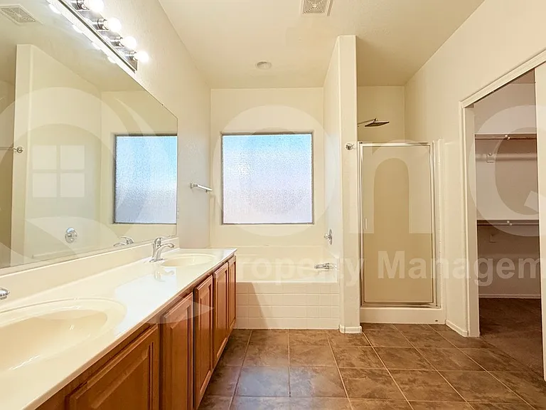 15632 N 156th Ln — Photo 20