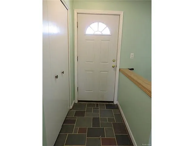 6848 Bluegrass Dr photo 1