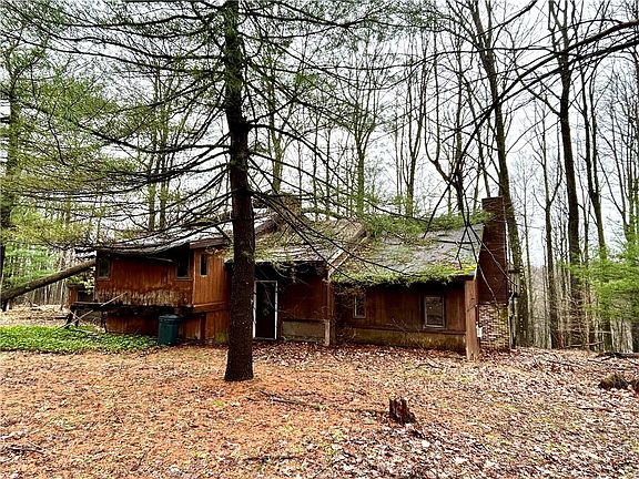 2nd image of 85 Hillcrest Dr