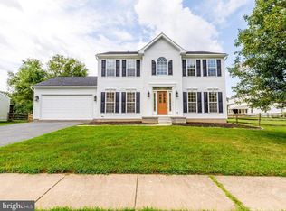 4 Sir Barton Ct, Newark, DE 19702
