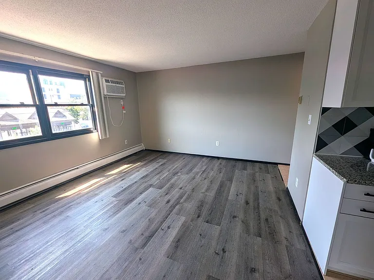 3100 Girard Ave S — Photo 28