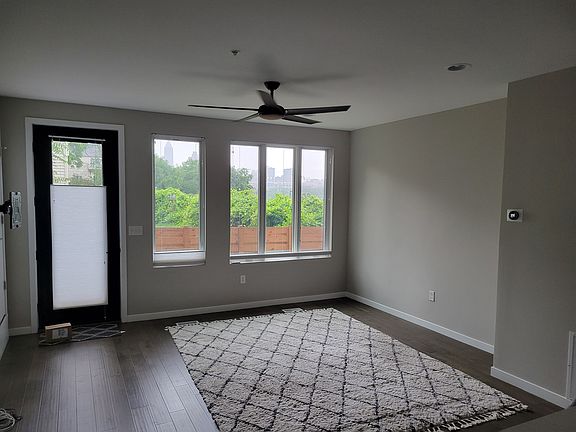 3rd image of 416 Jefferson Ave #1
