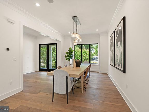 5th image of 9708 Parkwood Dr