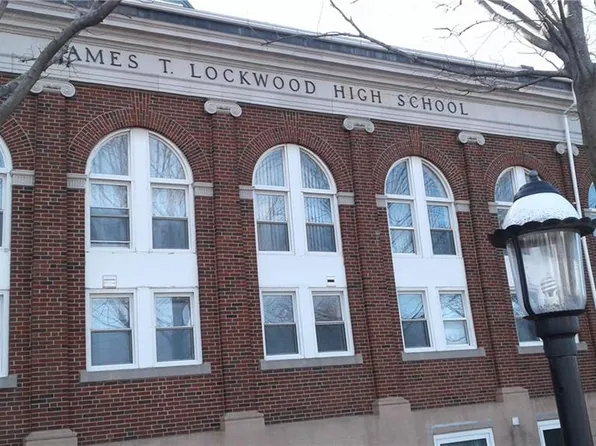 3524 W Shore Rd APT 306, Warwick, RI 02886