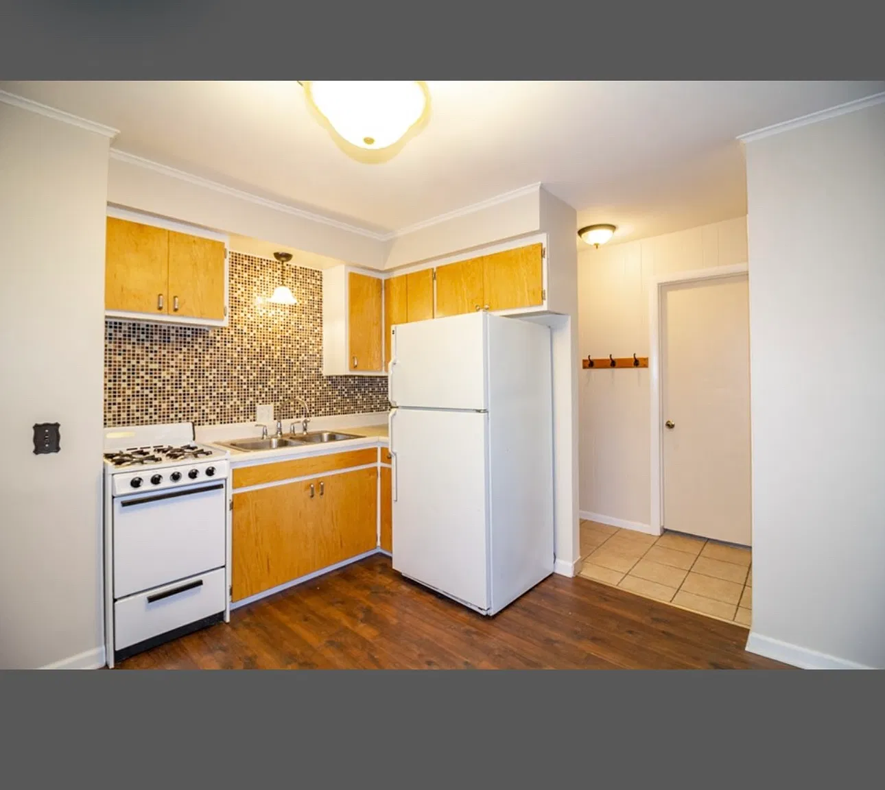 418 Greenwood St — Photo 1