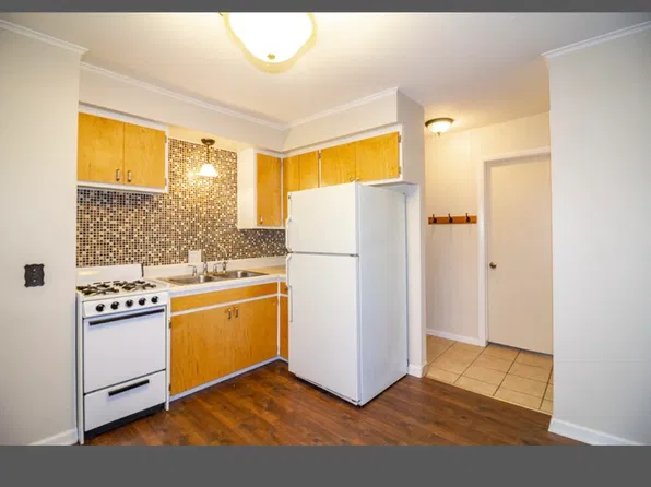 418 Greenwood St APT 6, Ishpeming, MI 49849