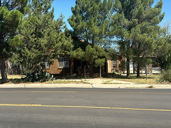 2nd image of 218 E Sanger St