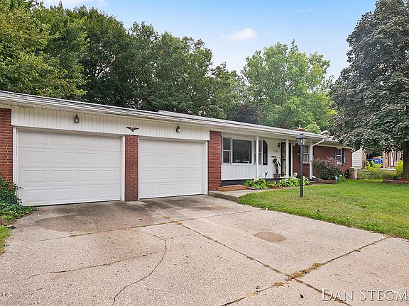 2nd image of 1232 Elmdale St NE