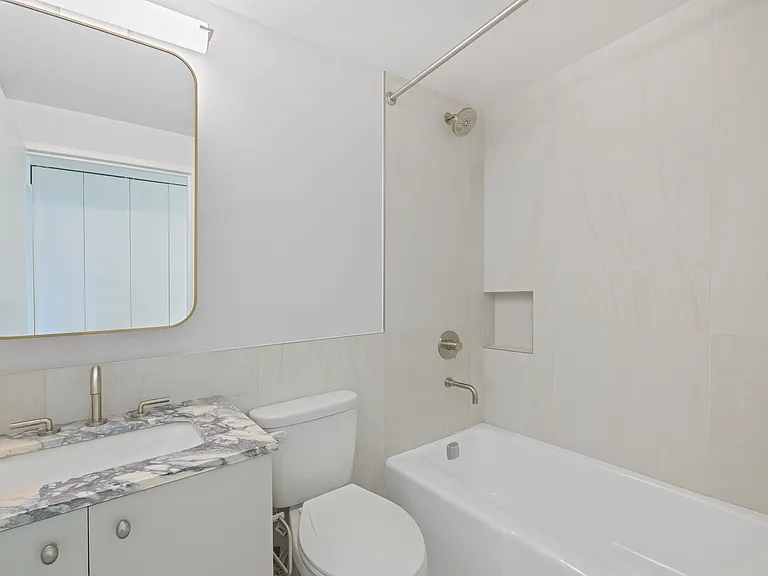 600 Columbus Ave #12H — Photo 8