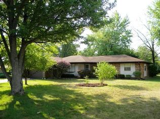 904 Laurel Ln, Noblesville, IN 46062