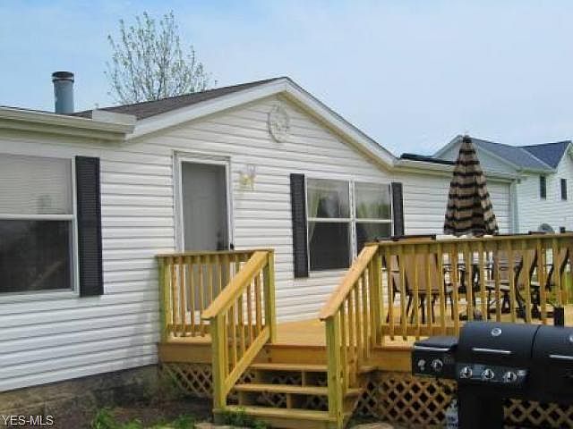 1st image of 128 Fernwood Ln