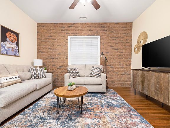 5th image of 407 S Roan St APT 202