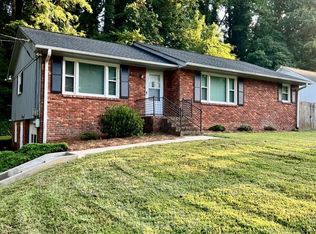 5148 Little Brook Ln, Winston Salem, NC 27104