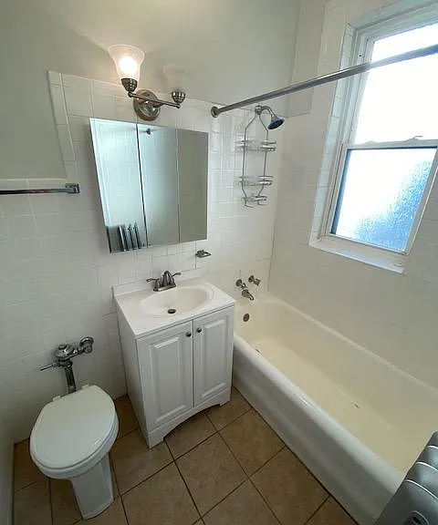 1374 W Greenleaf Ave #3S — Photo 10